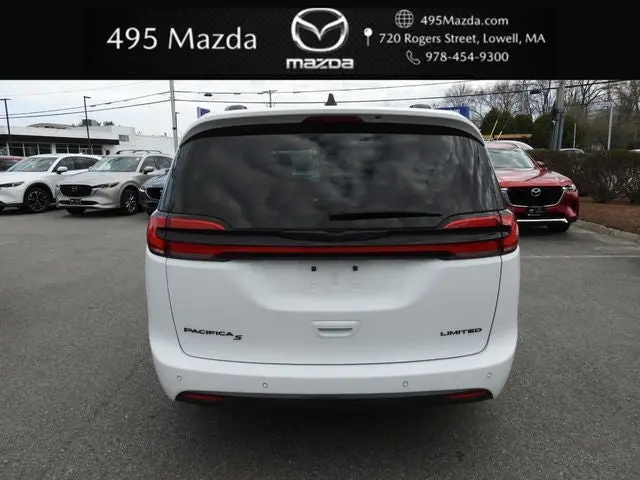 2025 Chrysler Pacifica Limited photo 4