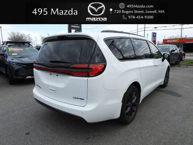 2025 Chrysler Pacifica Limited photo 5