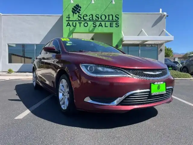2016 Chrysler 200 Limited's photo