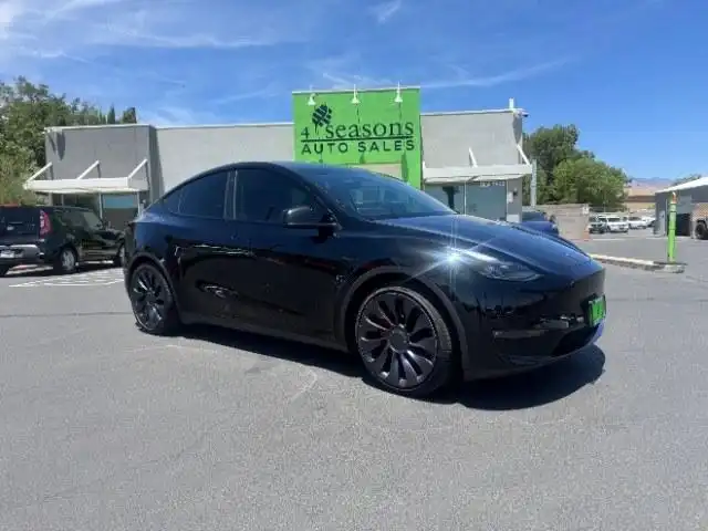 2022 Tesla Model Y Performance Dual Motor All-Wheel Drive's photo
