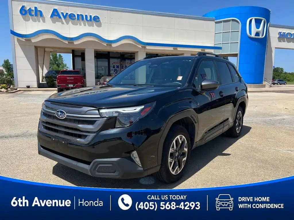 2025 Subaru Forester Premium's photo