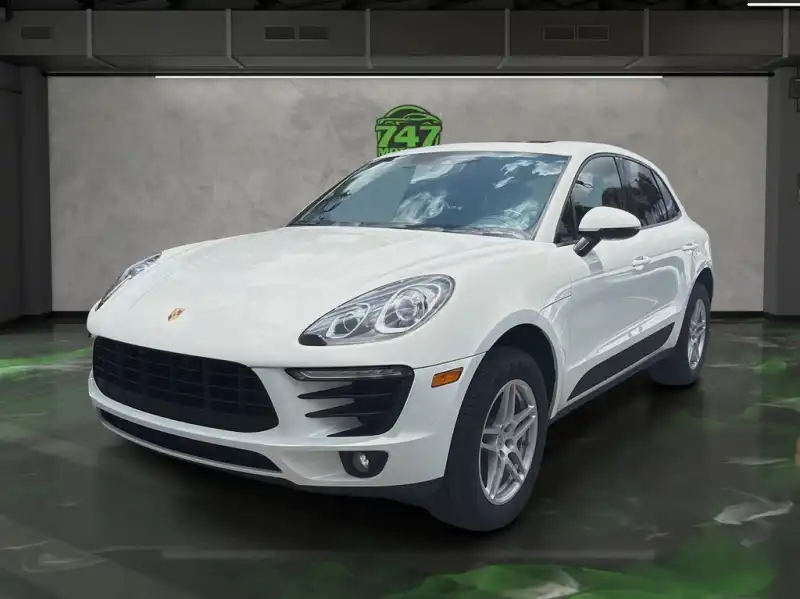 2018 Porsche Macan Base's photo