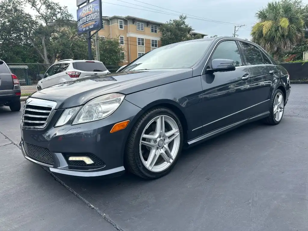 2011 Mercedes-Benz E-Class E350 Luxury's photo