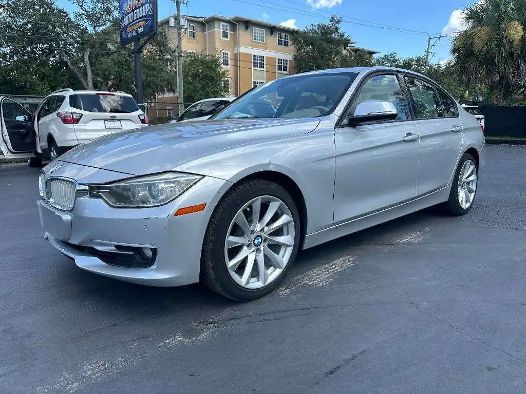 2012 BMW 3 Series 328i Sedan's photo
