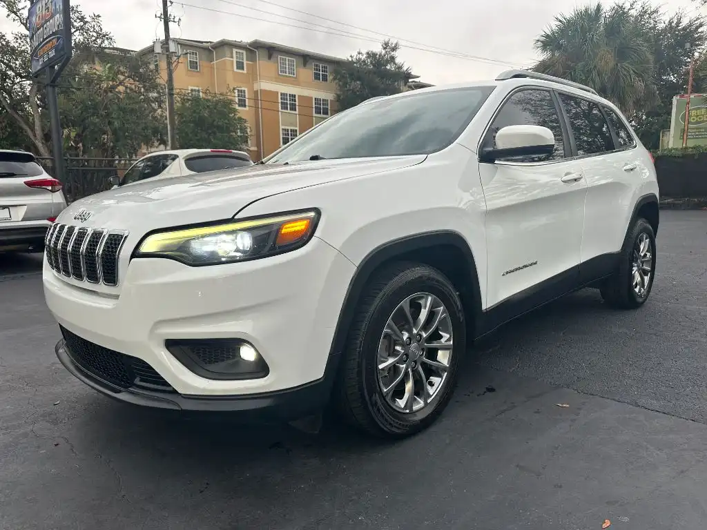 2019 Jeep Cherokee Latitude Plus's photo