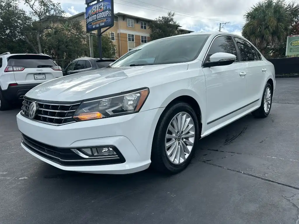 2016 Volkswagen Passat 1.8T SE with Technology Auto PZEV's photo