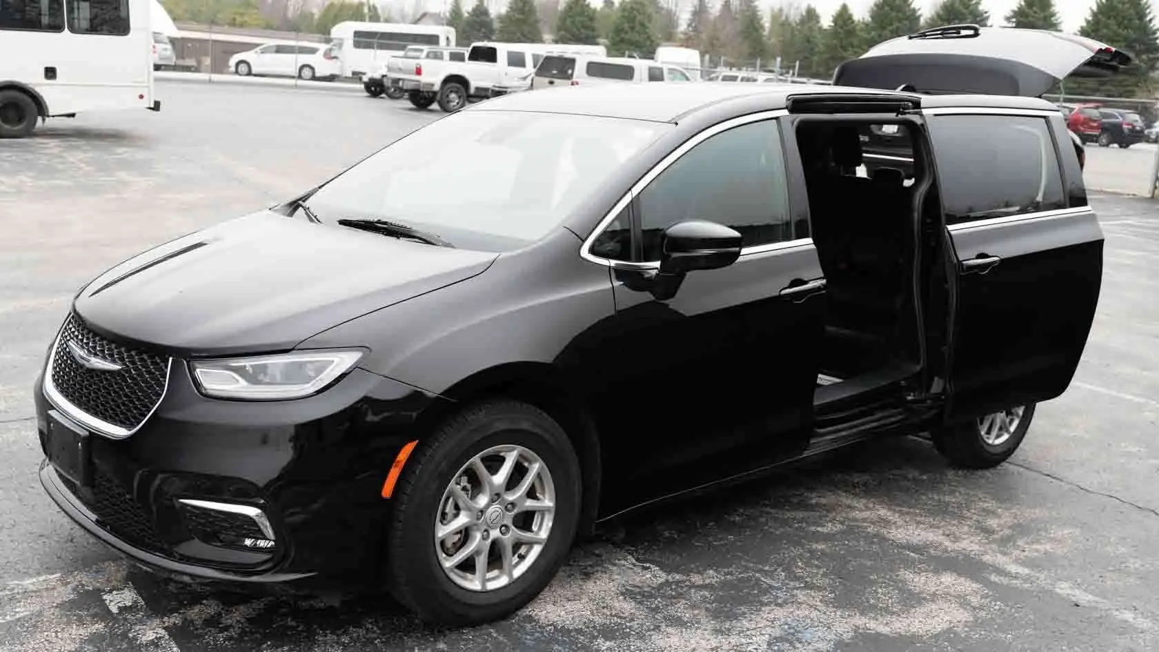 2025 Chrysler Pacifica Select photo 5