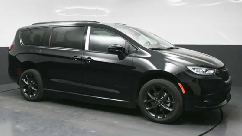 2026 Chrysler Pacifica Select photo 5