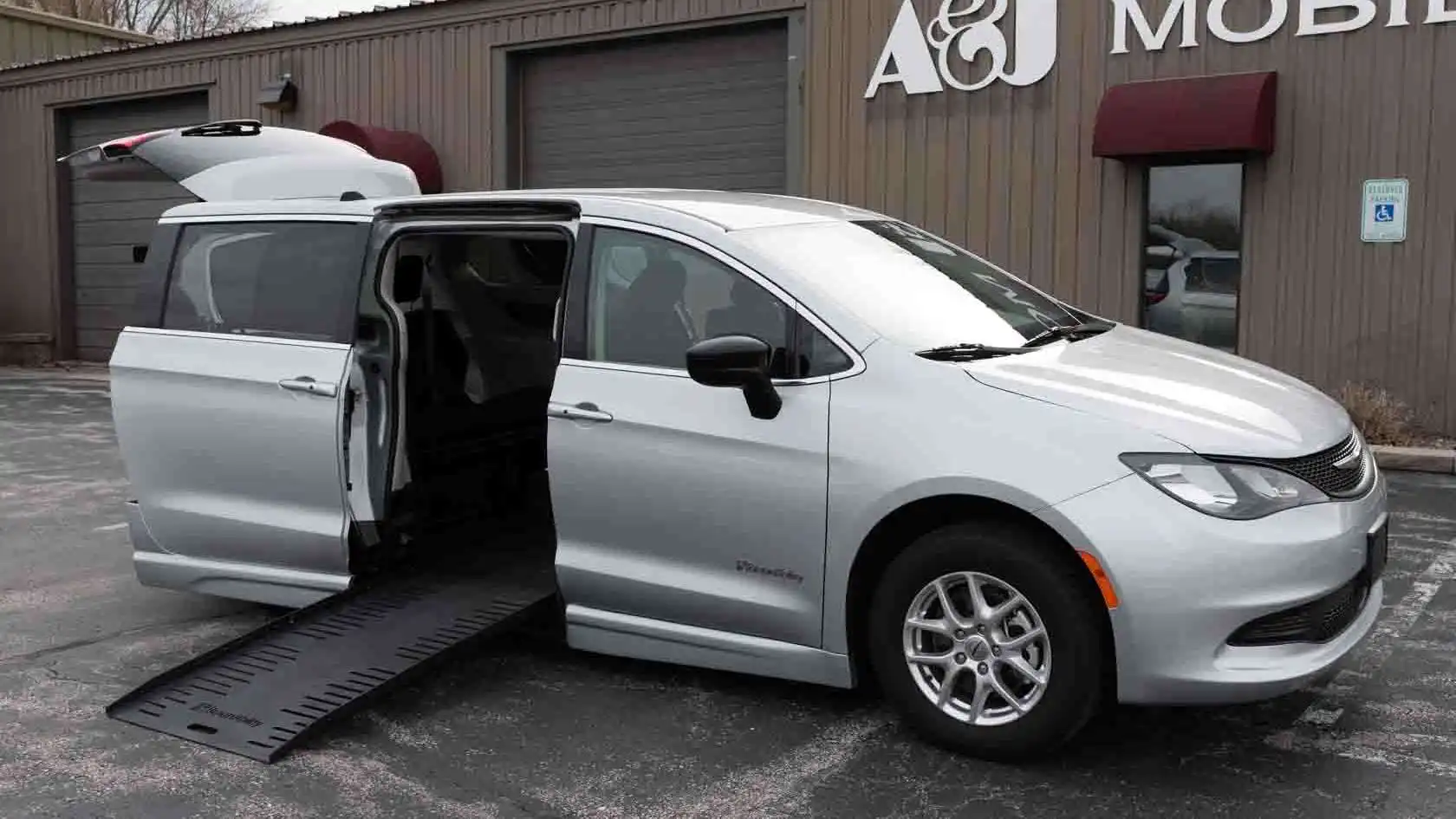 2024 Chrysler Voyager LX's photo