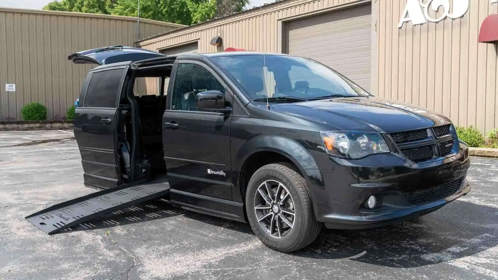 2015 Dodge Grand Caravan R/T's photo