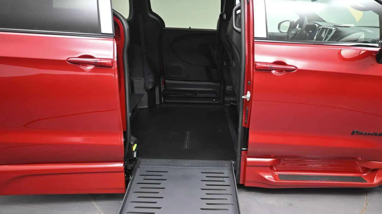 2026 Chrysler Pacifica Select photo 3