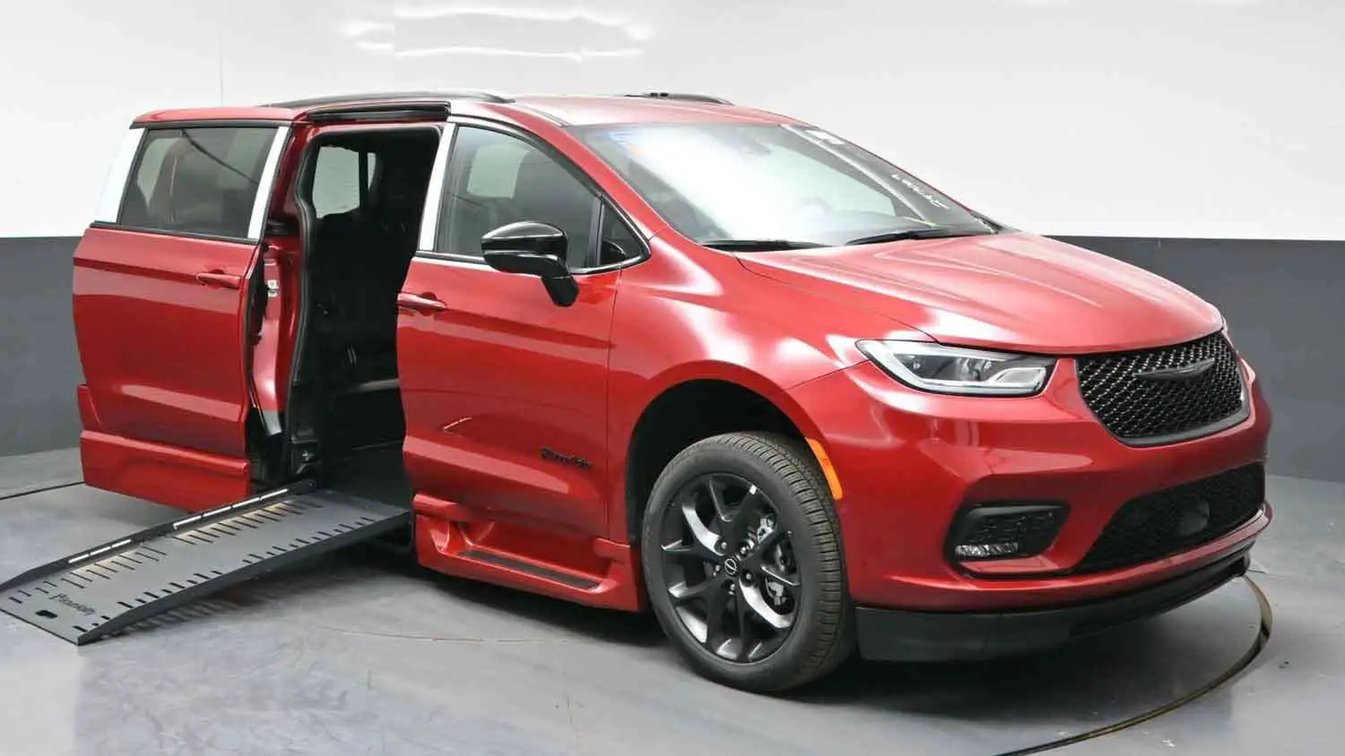 2026 Chrysler Pacifica Select photo 1