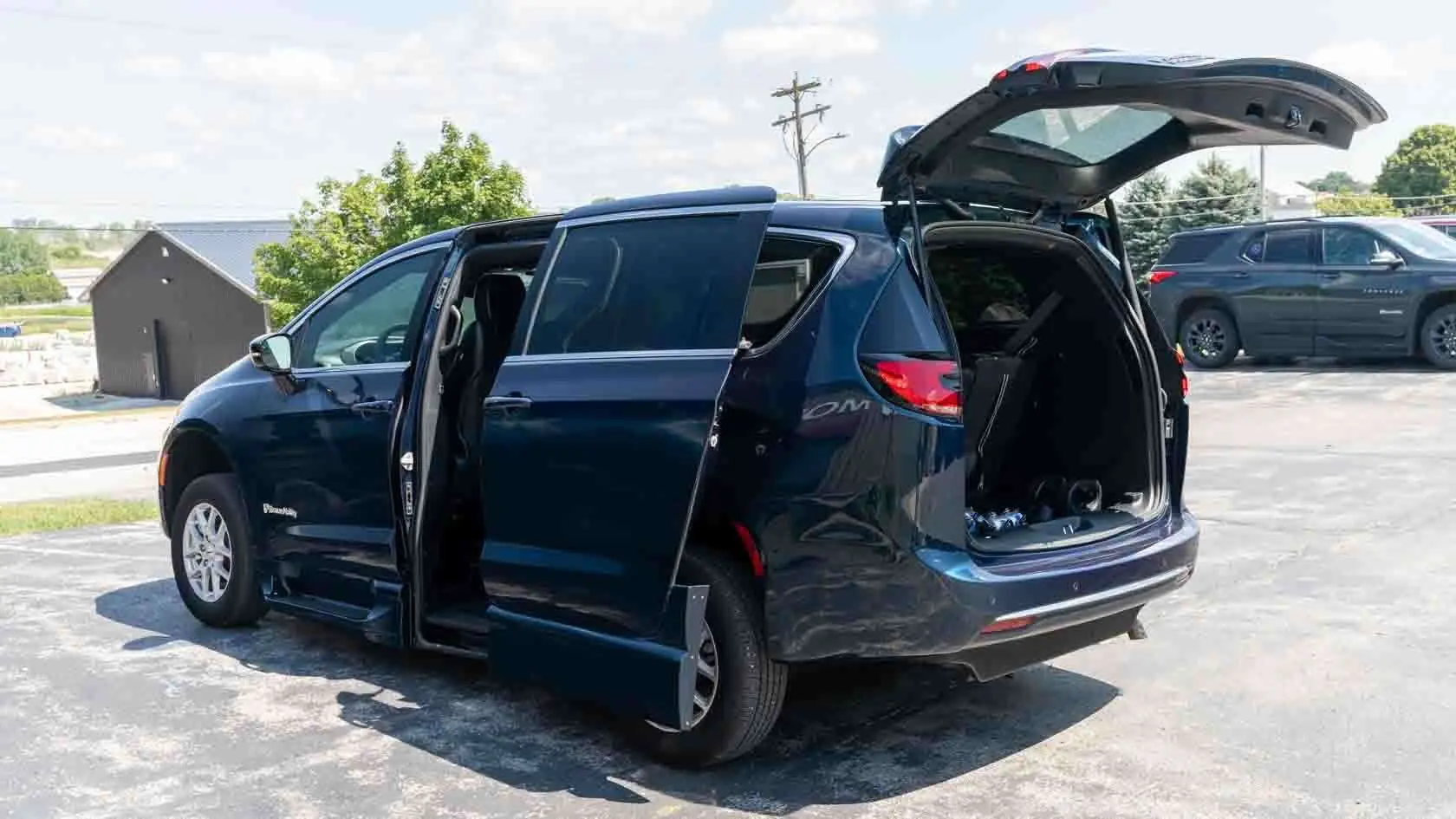 2025 Chrysler Pacifica Select photo 4