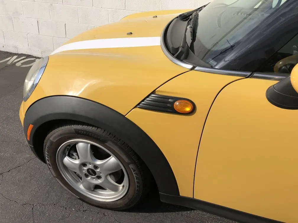 2009 MINI Cooper Base photo 4