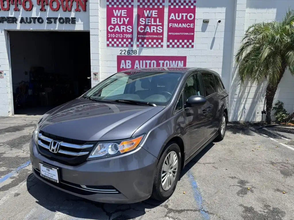 2016 Honda Odyssey LX's photo