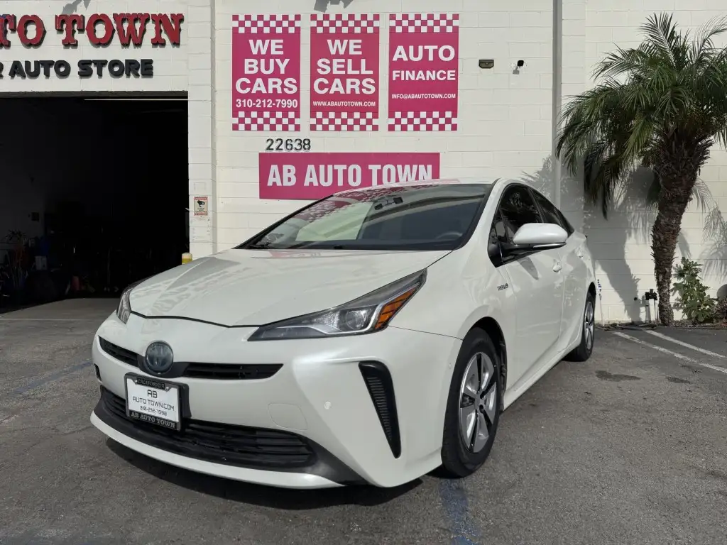 2020 Toyota Prius LE FWD's photo