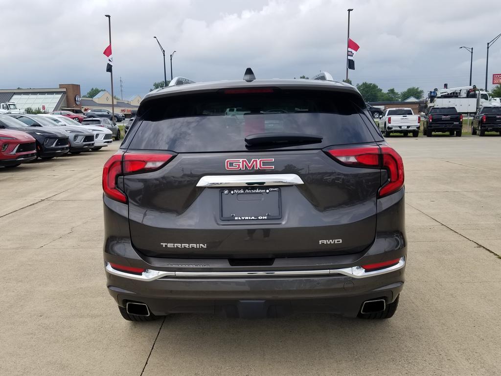 2019 GMC Terrain Denali AWD photo 3