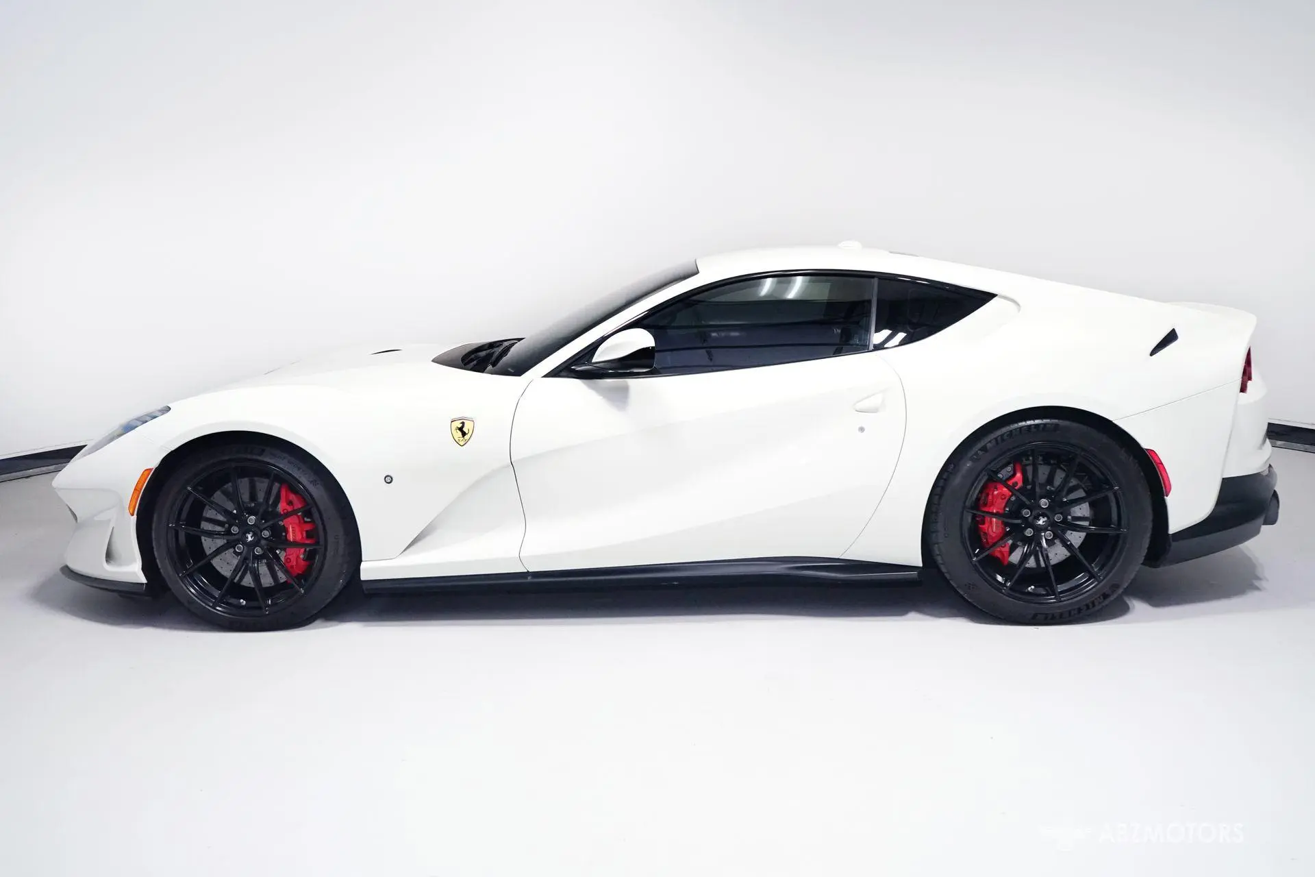 2019 Ferrari 812 Base photo 4