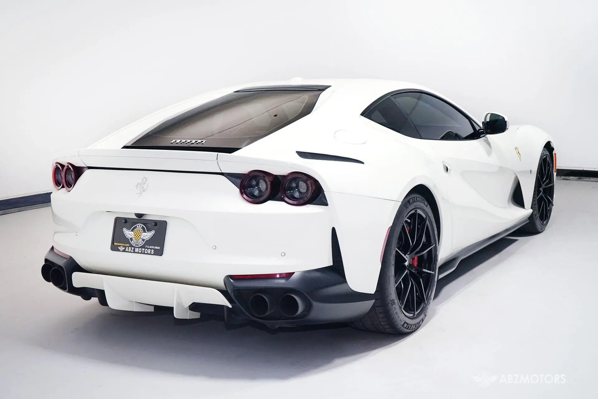 2019 Ferrari 812 Base photo 5