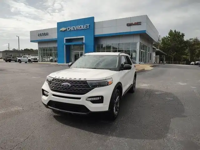 2023 Ford Explorer XLT RWD's photo