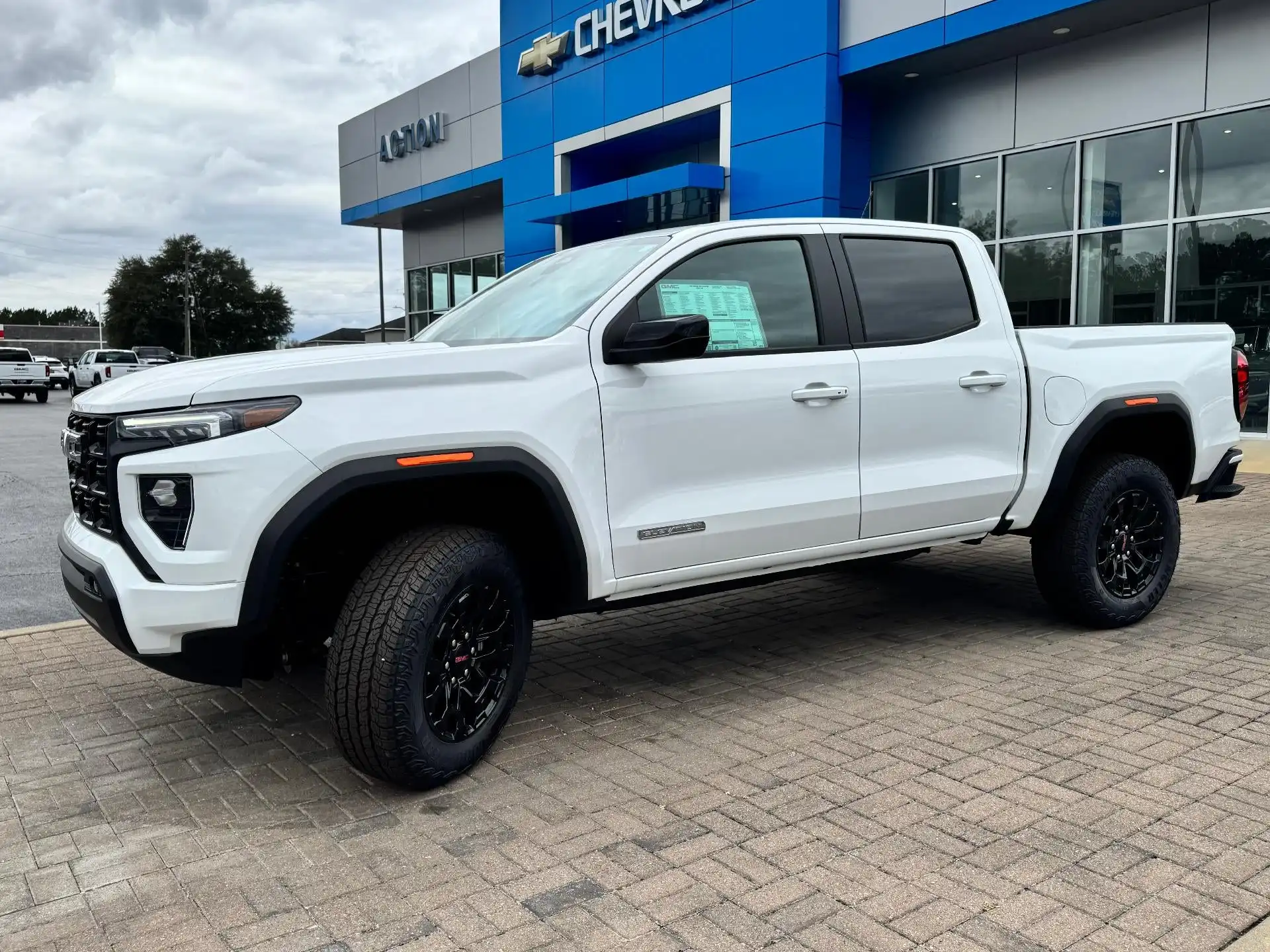 2026 GMC Canyon 2WD Elevation Crew Cab Short Box's photo