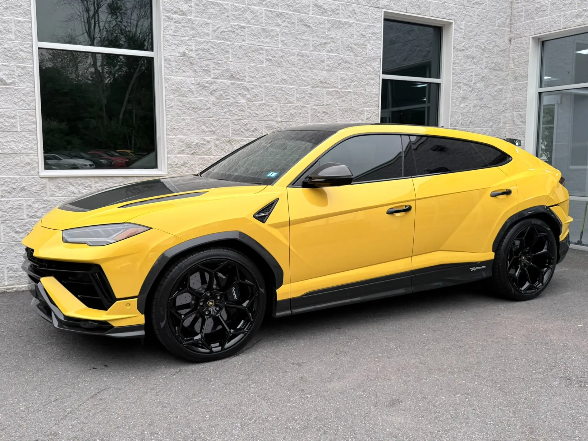 2023 Lamborghini Urus 4.0 V8 Performante's photo