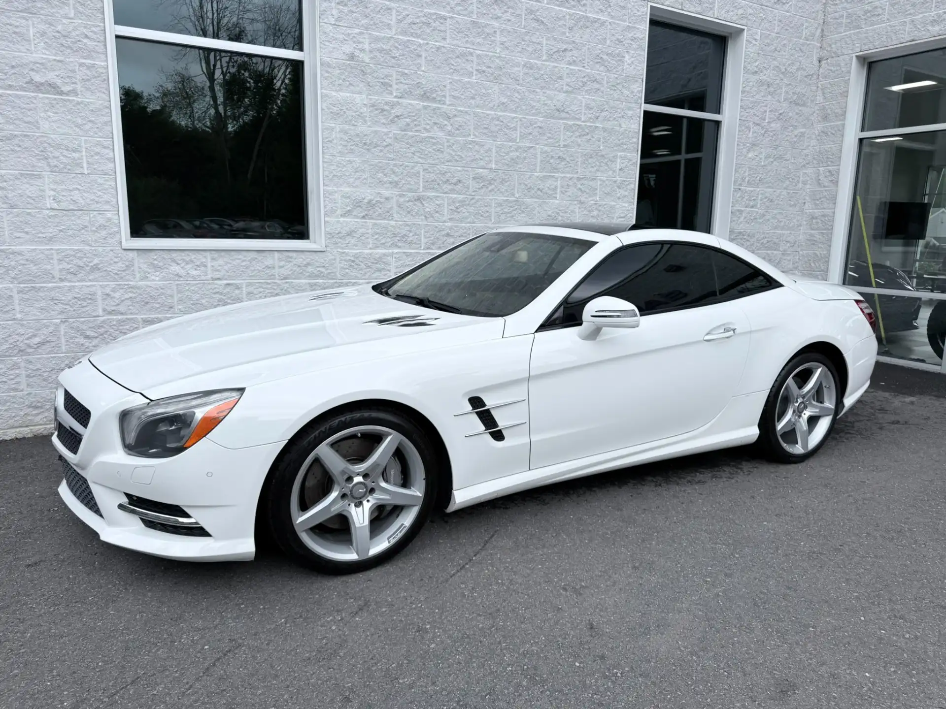 2015 Mercedes-Benz SL SL550's photo