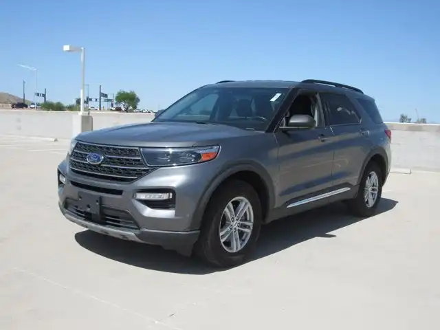 2023 Ford Explorer XLT 4WD's photo