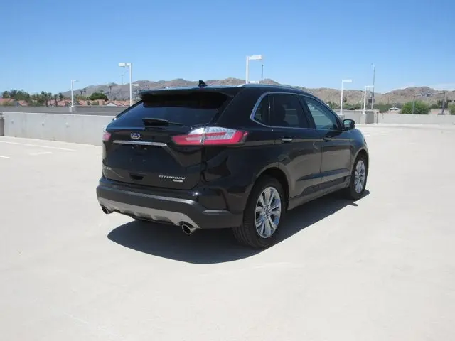 2019 Ford Edge Titanium photo 5