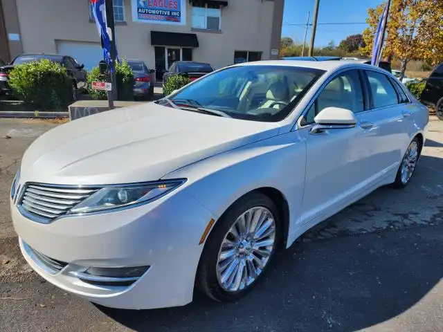 2013 Lincoln MKZ Front Wheel Drive's photo