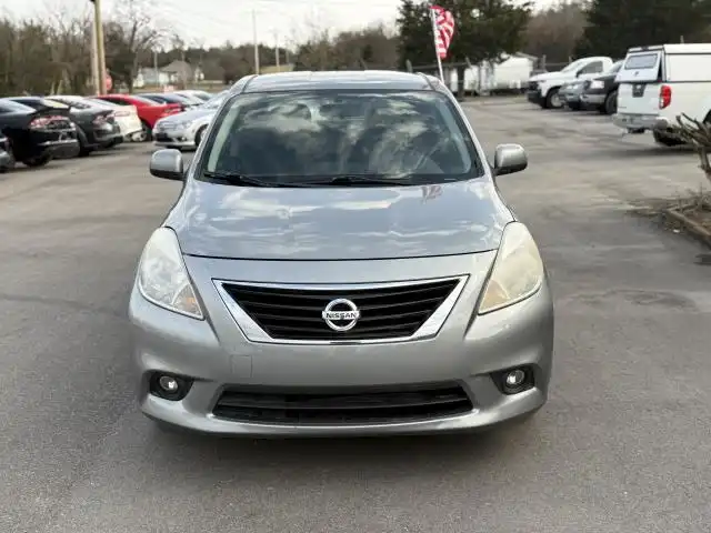2014 Nissan Versa 1.6 S AT's photo