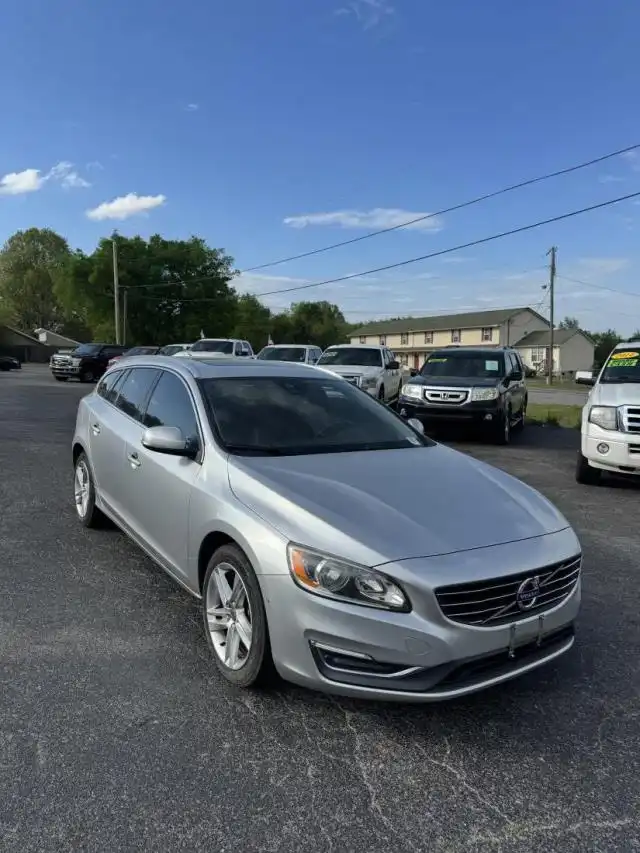2015 Volvo V60 T5 Drive-E FWD Premier's photo