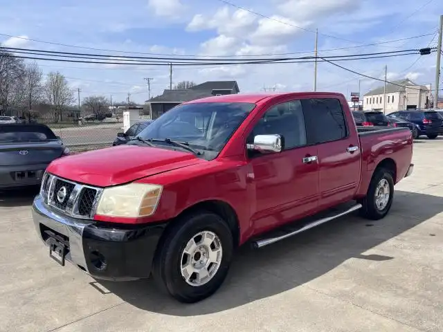 2005 Nissan Titan XE 4X2 Crew Cab's photo