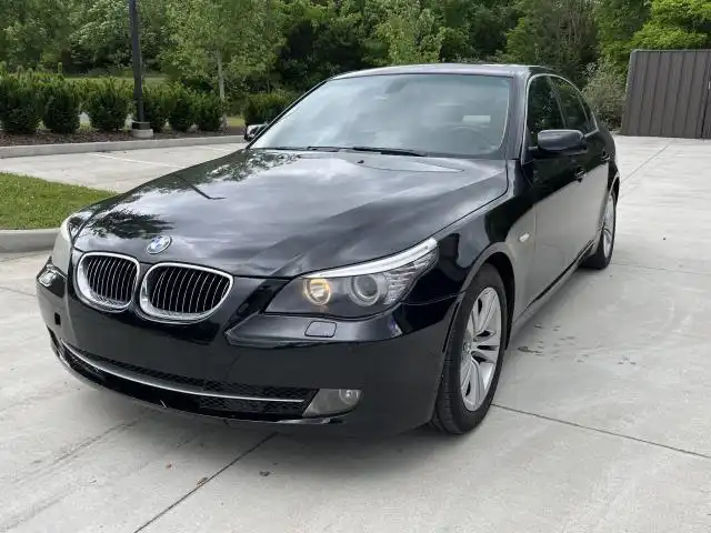 2009 BMW 5 Series 528i's photo