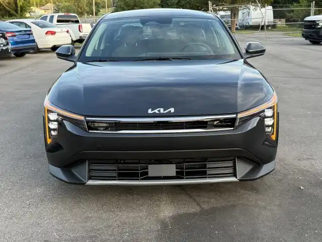2025 Kia K4 EX AT's photo