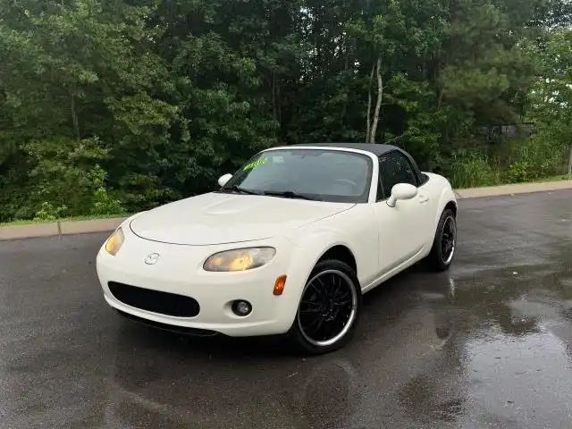 2006 Mazda MX-5 Miata Sport's photo