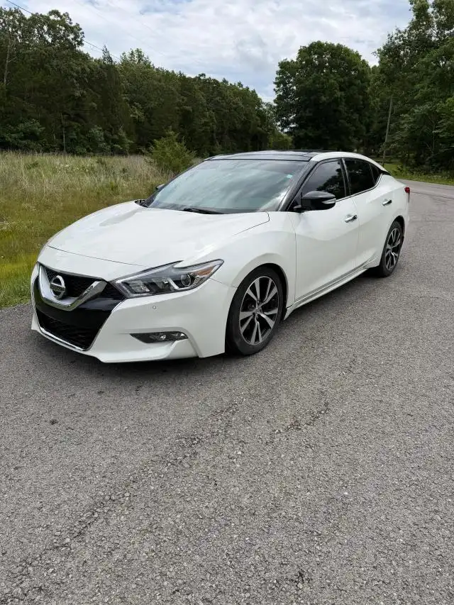 2018 Nissan Maxima SL's photo