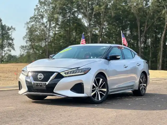 2019 Nissan Maxima SV's photo