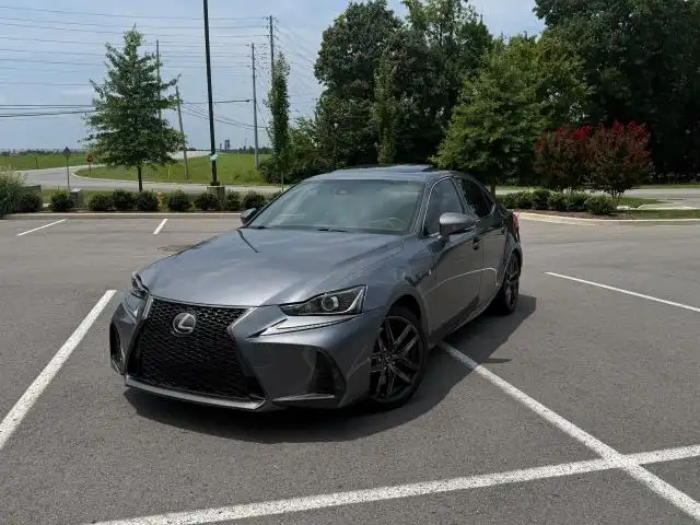 2017 Lexus IS 350 200t's photo