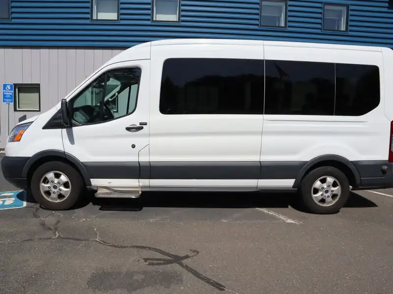 2017 Ford Transit 350 XLT Wagon Med Roof Sliding Pass. 148's photo