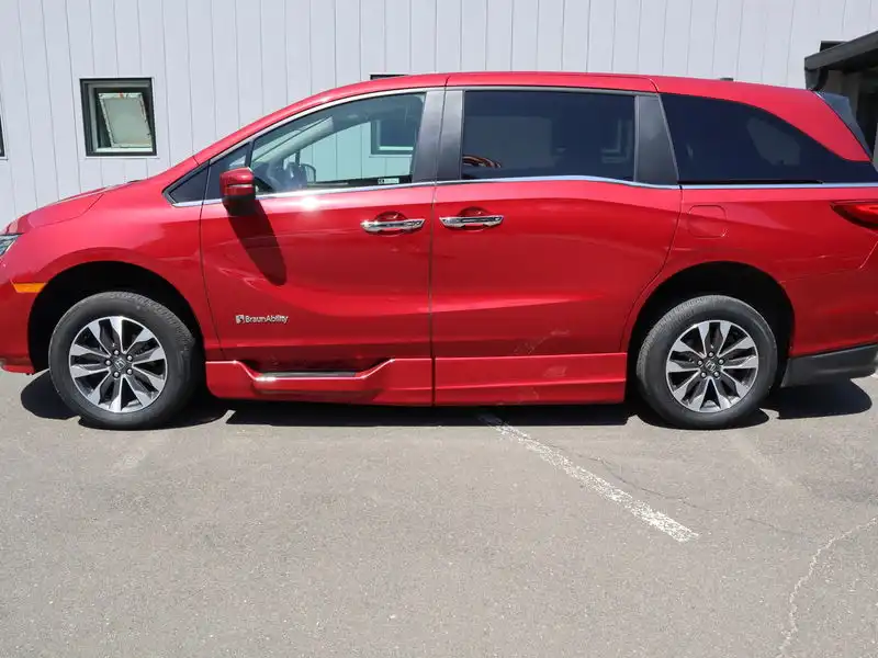 2024 Honda Odyssey EX-L's photo