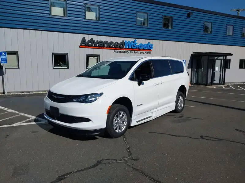 2026 Chrysler Voyager LX's photo