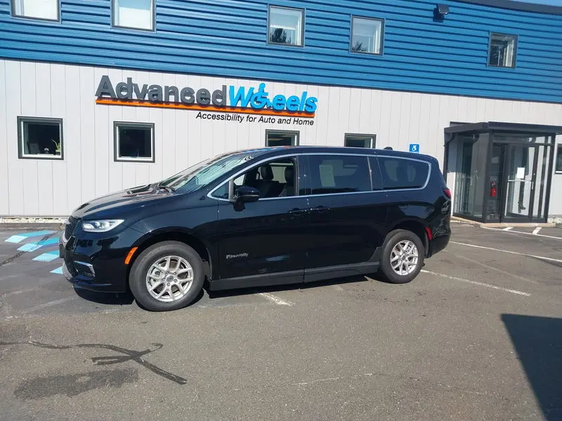2025 Chrysler Pacifica Select photo 4