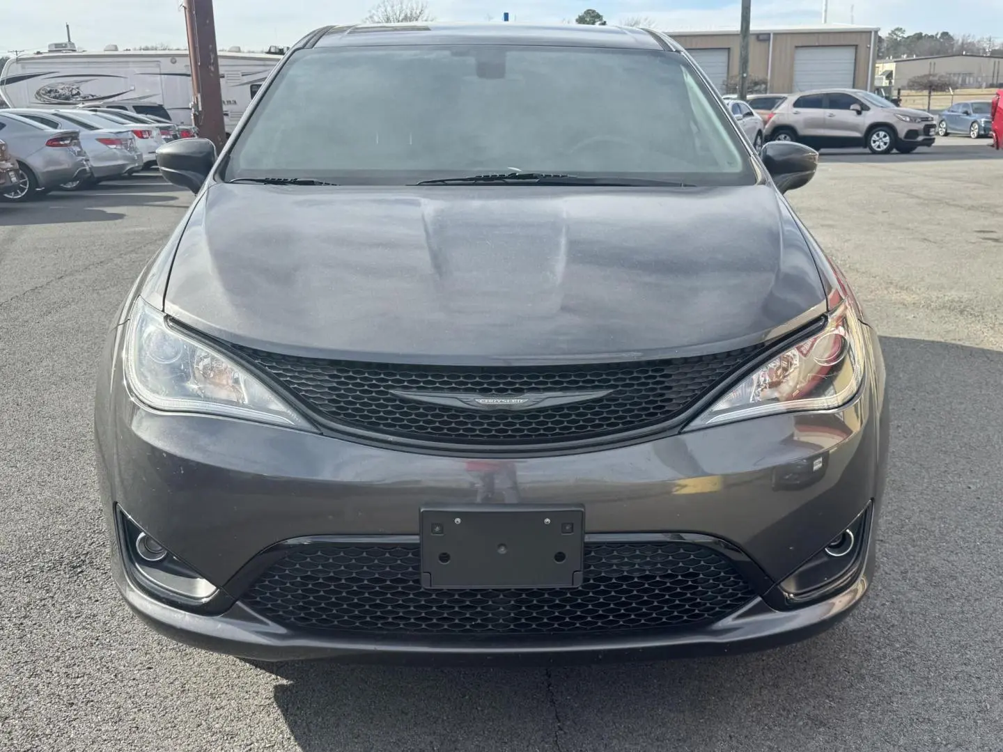 2018 Chrysler Pacifica Touring Plus photo 3