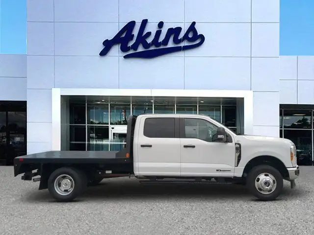 2025 Ford F-350 XL 4x4 Crew Cab 179-In DRW's photo