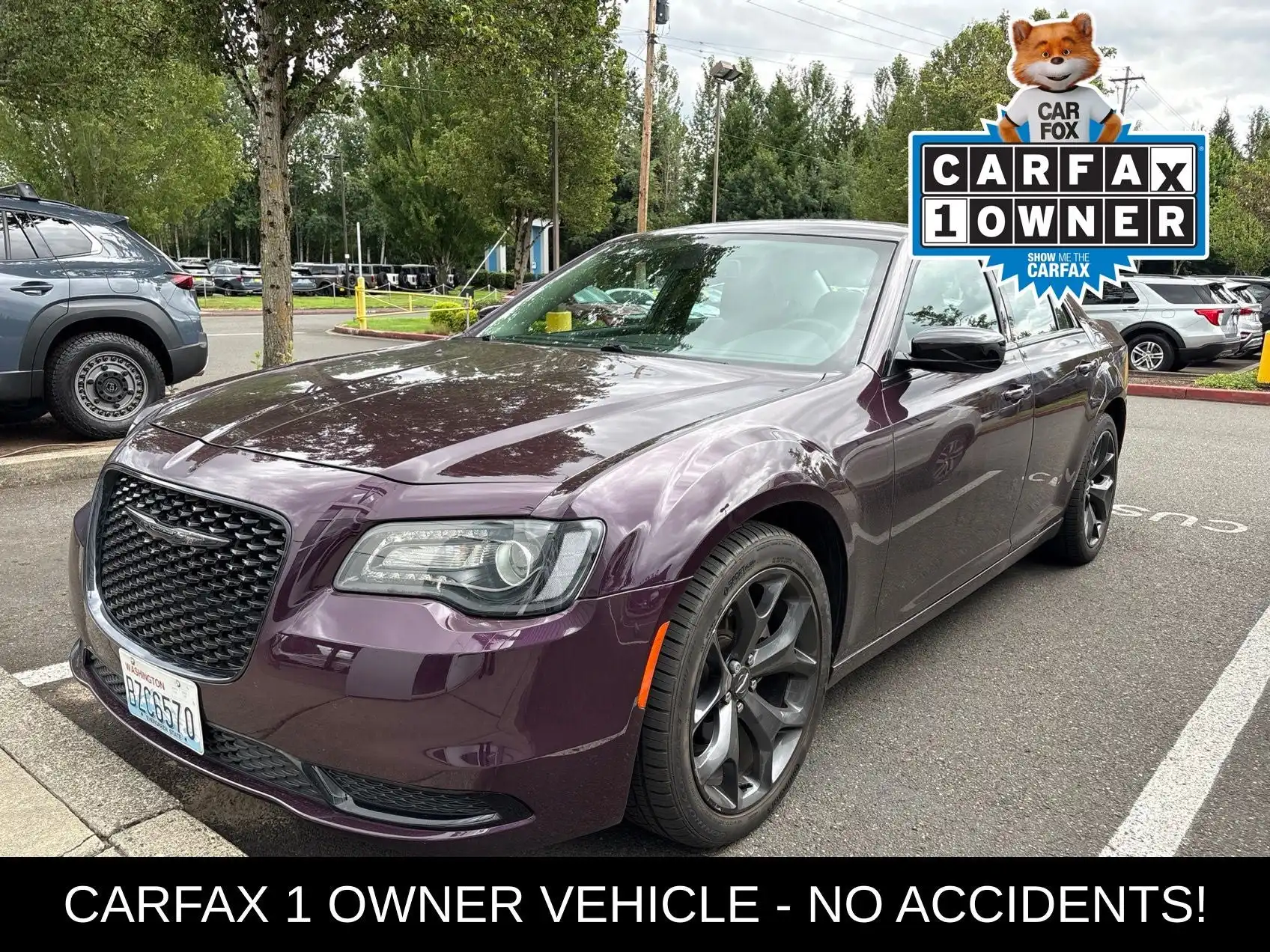 2021 Chrysler 300 Touring's photo