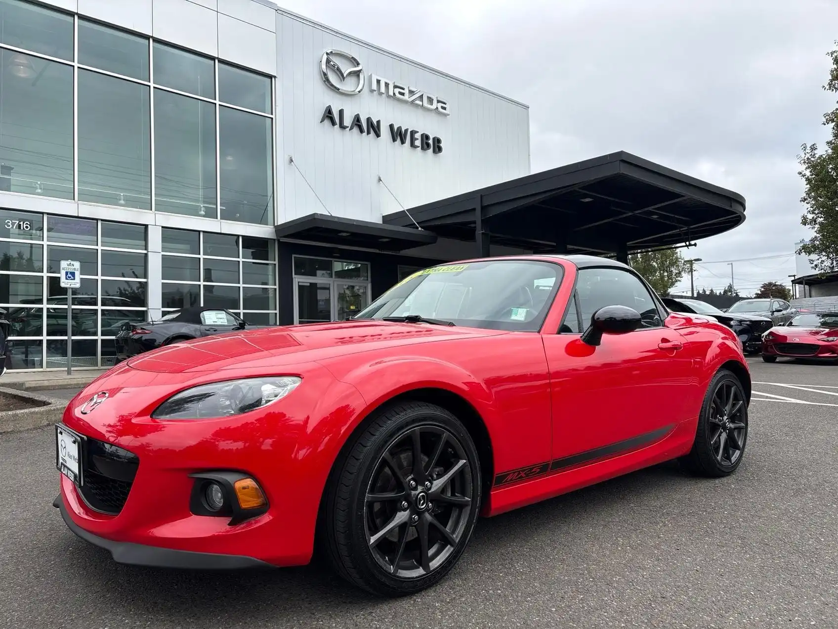 2015 Mazda MX-5 Miata Club Hard Top Auto's photo