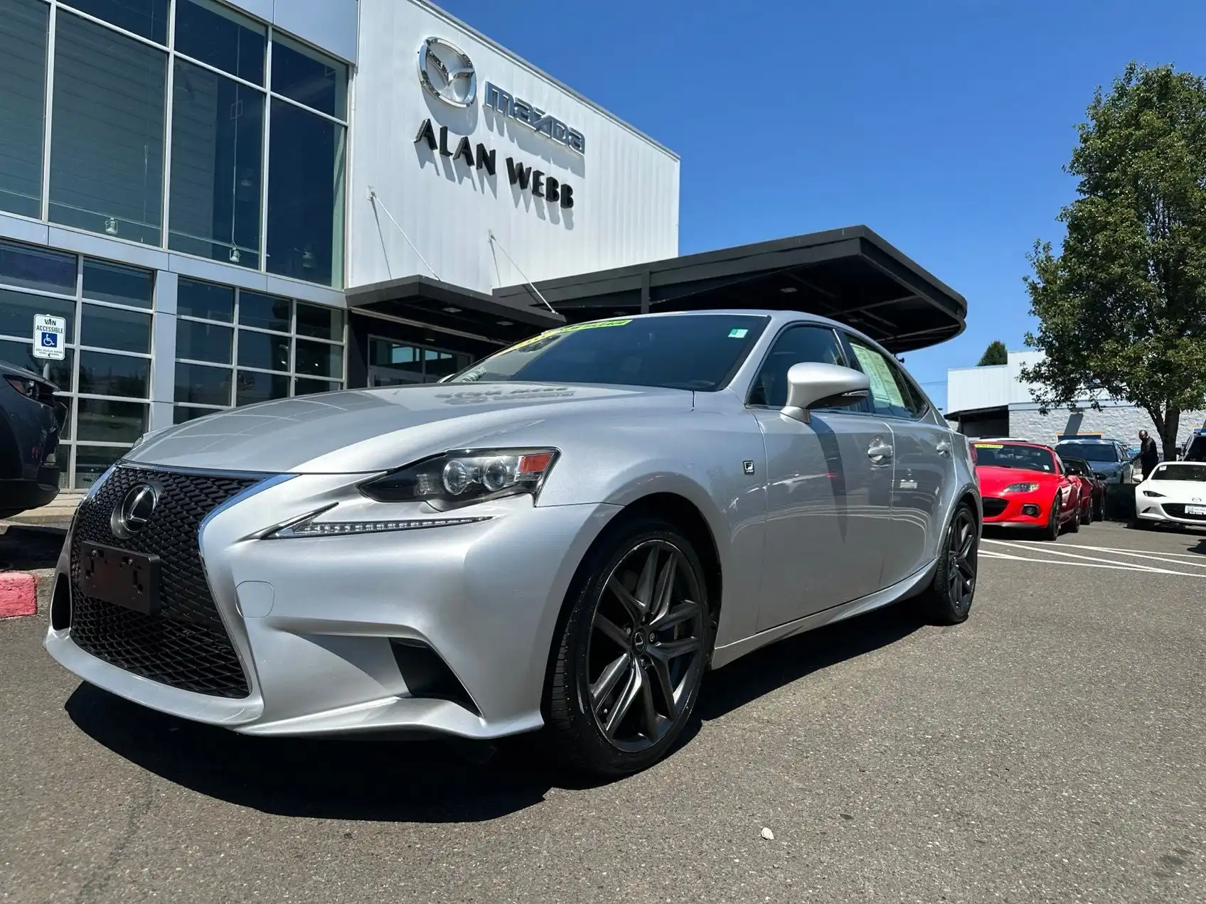 2016 Lexus IS 350 200t's photo