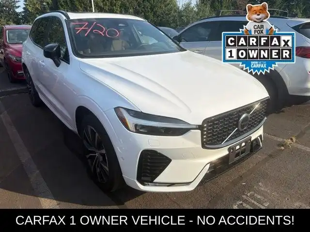 2023 Volvo XC60 B5 Plus Dark Theme AWD's photo