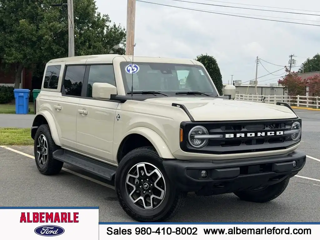 2025 Ford Bronco Outer Banks 4x4's photo